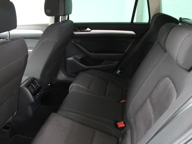 Volkswagen Passat Variant 1.5 TSI DSG Comfortline Navigatie | Camera | Trekhaak | Stoelverwarming