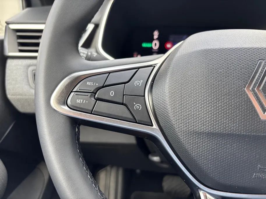 Renault Clio 1.6 E-Tech Full Hybrid 145 techno | Apple CarPlay/Android Auto | Climate Control | Cruise Control | Full LED | Camera | Parkeersensoren | Digital Cockpit | Licht & Regen Sensor |