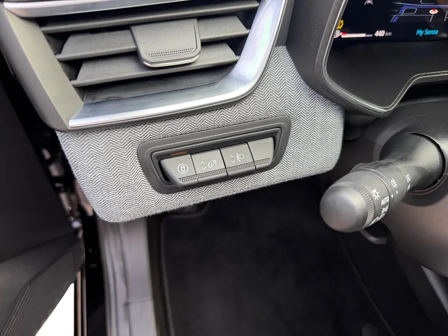 Renault Clio 1.6 E-Tech Full Hybrid 145 techno | Automaat | Apple Carplay & Android Auto | Cruise & Climate Control | LMV | Camera | Parkeersensoren | 12 Maanden BOVAG Garantie