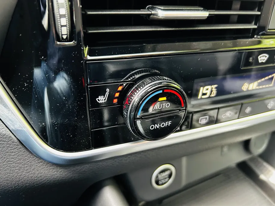 Nissan QASHQAI 1.3 MHEV Xtronic N-Connecta | NISSAN MORE 10 Jaar garantie | €6000,- korting inclusief inruilpremie | Andrioid/Apple Carplay | 360graden camera's | Stoel-/ Stuur-/ Voorruitverwarming | Panoramadak |