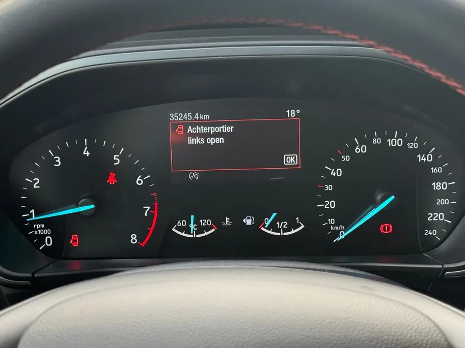 Ford Focus 1.0 EcoBoost Hybrid ST Line | NL-Auto | Dealer Onderhouden | Navigatie | Apple/Android Auto | Parkeersensoren | 12 maanden garantie! |