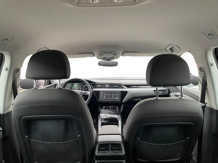 Audi e-tron e-tron 50 quattro Launch edition 71 kWh | SOH 86% | Trekhaak | Elek. stoelverstelling | Navi | Camera