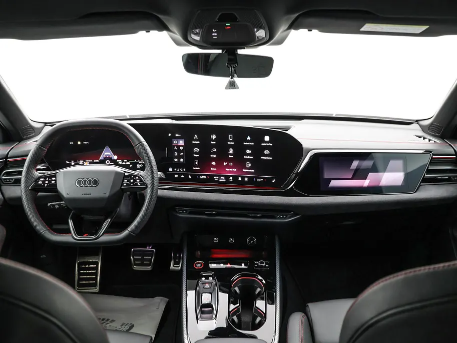 Audi A5 Avant 2.0 367pk S-tronic e-hybrid quattro S edition · 360 Camera · Wegklapbare Trekhaak · Bang & Olufsen Audio · Bijrijder Display · Zwart Optiek · 19'' Inch · Garantie t/m 26-07-2030 of 100.000