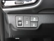 Kia Stonic 1.0 T-GDi MHEV DynamicPlusLine | Stuur-/stoelverwarming | Camera | Cruise | Clima | LED | Navi | 16' LM | Keyless |