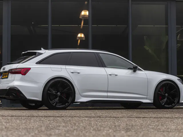 Audi RS6 Avant RS 6 TFSI quattro