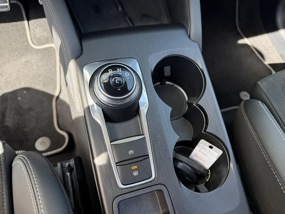 Ford Kuga 2.5 PHEV Active X 243PK Panoramadak | Wegklapbare trekhaak | AGR voorstoelen | Winter Pack | BLIS