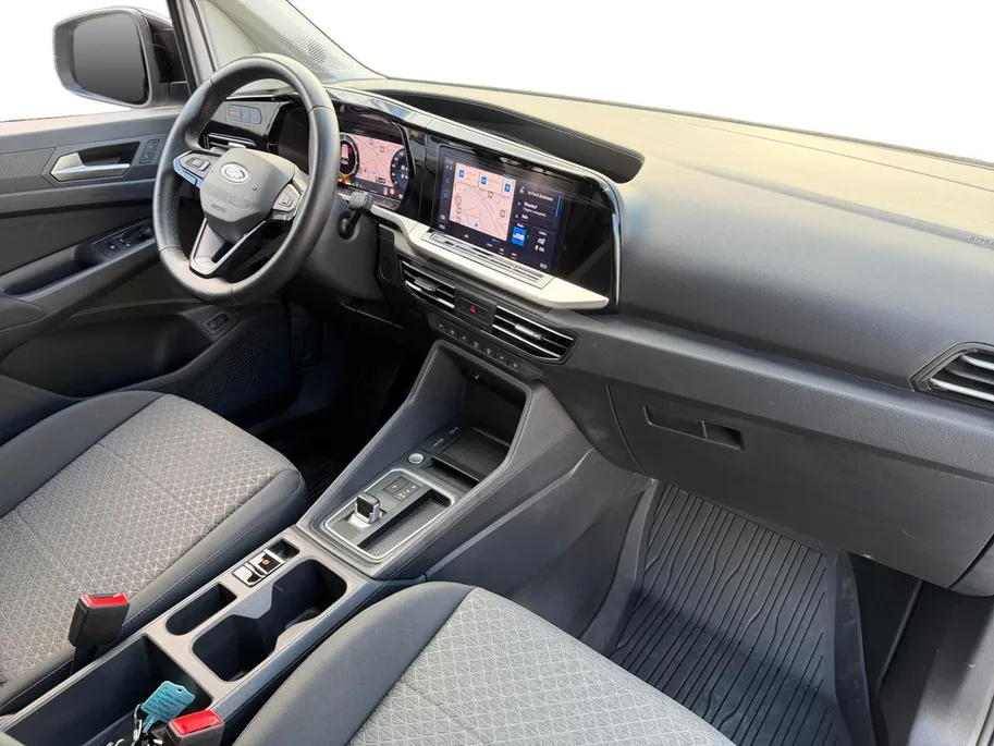 Ford Transit Connect 1.5 EcoBoost PHEV L2 Limited 150 pk Automaat | Adapt. Cruise control | Trekhaak | Parkeersensoren voor en achter | Achteruitrijcamera | Navigatie | Apple carplay & Android auto | BLIS | Voorruitverwarming | 17' inch lichtmetalen velgen |