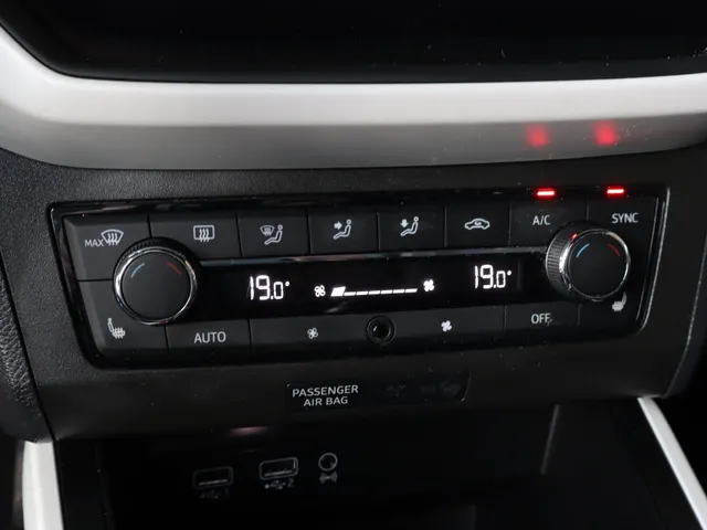 SEAT Arona 1.0 TSI Xcellence Business Intense | Stoelverwarming | Camera