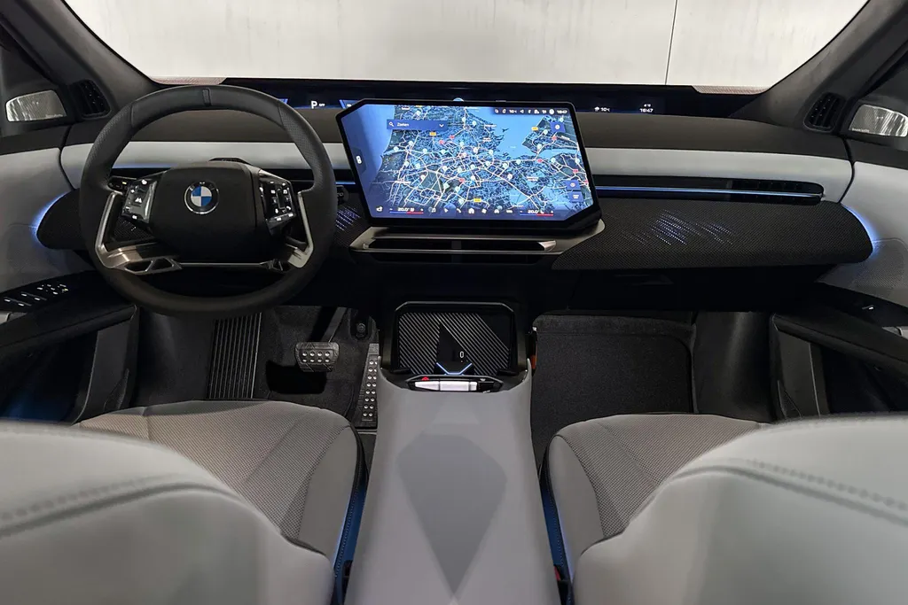 BMW iX3 50 xDrive 113 kWh