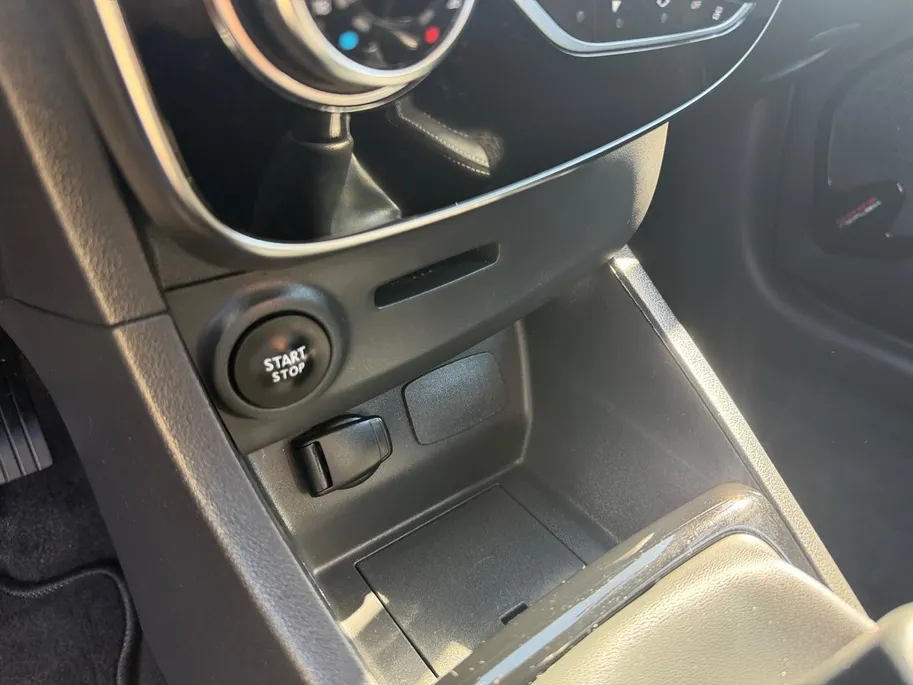 Renault Clio 0.9 TCe Intens | Bluetooth | Cruise & Climate Control | Parkeersensoren | Navigatie | LMV | Onderhoudshistorie | 12 Maanden BOVAG Garantie