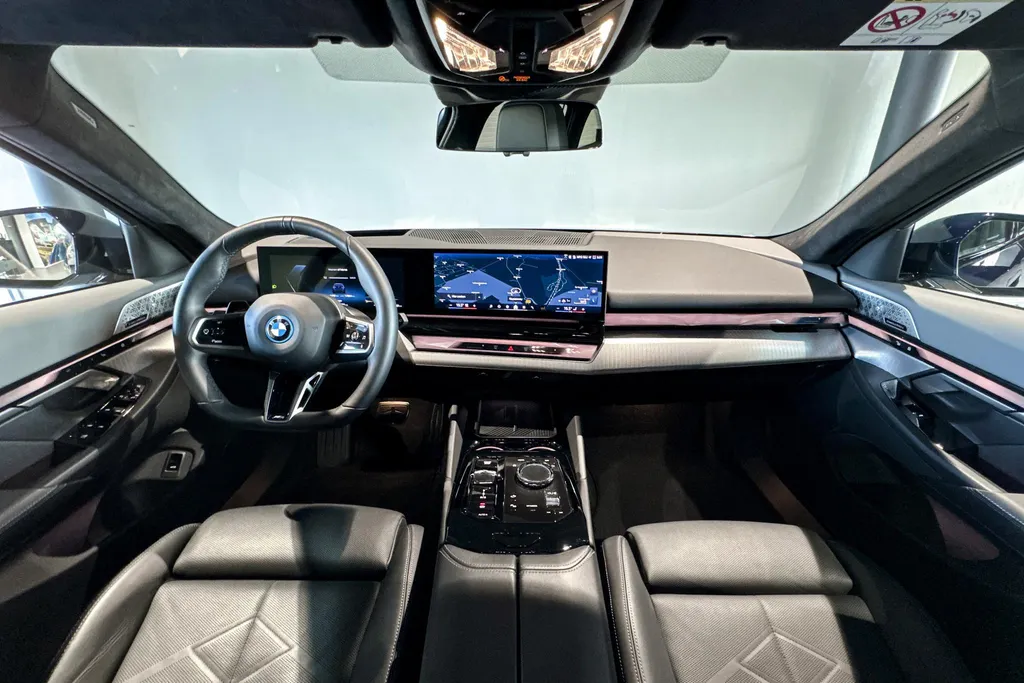 BMW i5 Touring xDrive40
