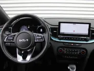 Kia Ceed Sportswagon 1.0 T-GDi MHEV Design Edition | Stuur-/stoelverwarming | Cruise adapt. | Camera | 16' LM | Dodehoekdetectie | JBL audio | LED |