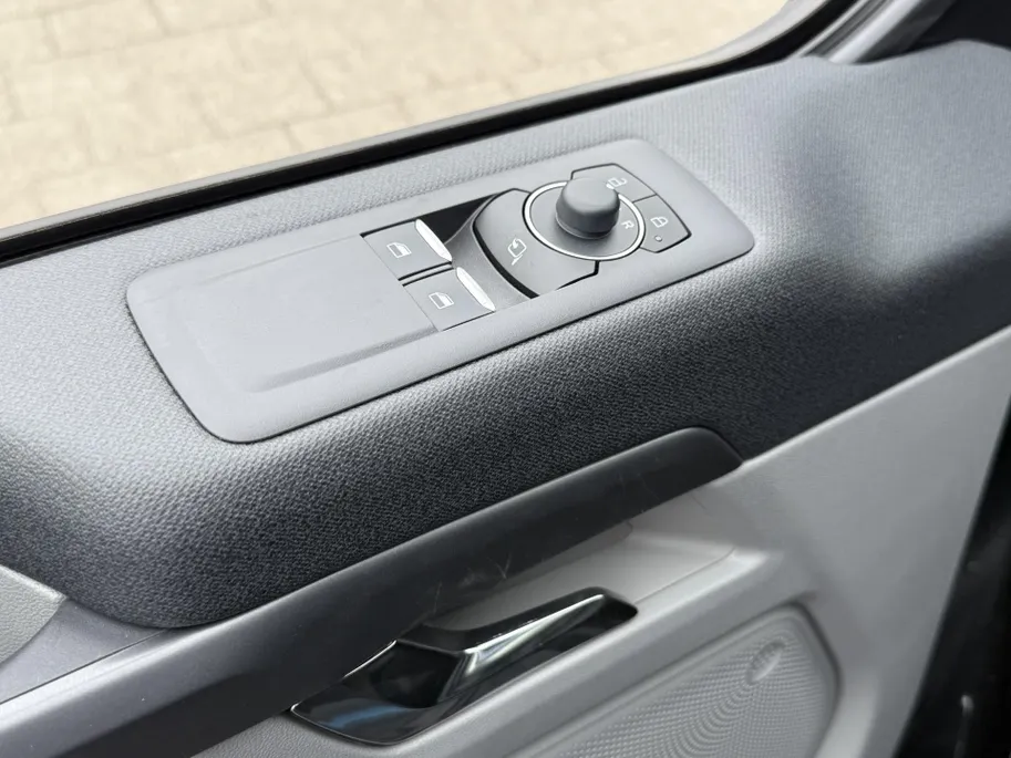 Ford Transit Custom Tourneo 340 2.5 PHEV L1H1 Titanium 8 persoons
