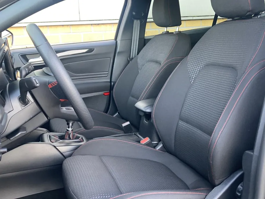 Ford Focus 1.0 EcoBoost Hybrid ST Line 125 pk Wagon GROOT NAVIGATIE-WINTERPAKKET-PRIVACY GLASS