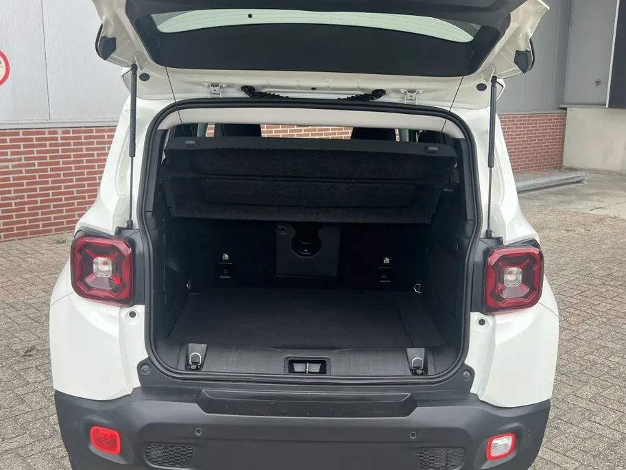 Jeep Renegade 4xe 240 PK Hybrid Limited | Navi | Carplay | Leder | Winter