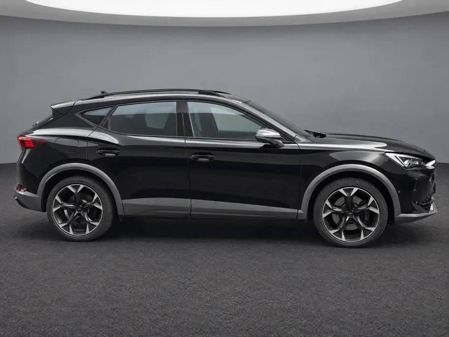 CUPRA Formentor 1.4 e-Hybrid VZ 245pk DSG Performance · Panoramadak · Inklap. Trekhaak · Camera · Keyless · Dodehoeksensor · Stuur- & Stoelverwarming ·