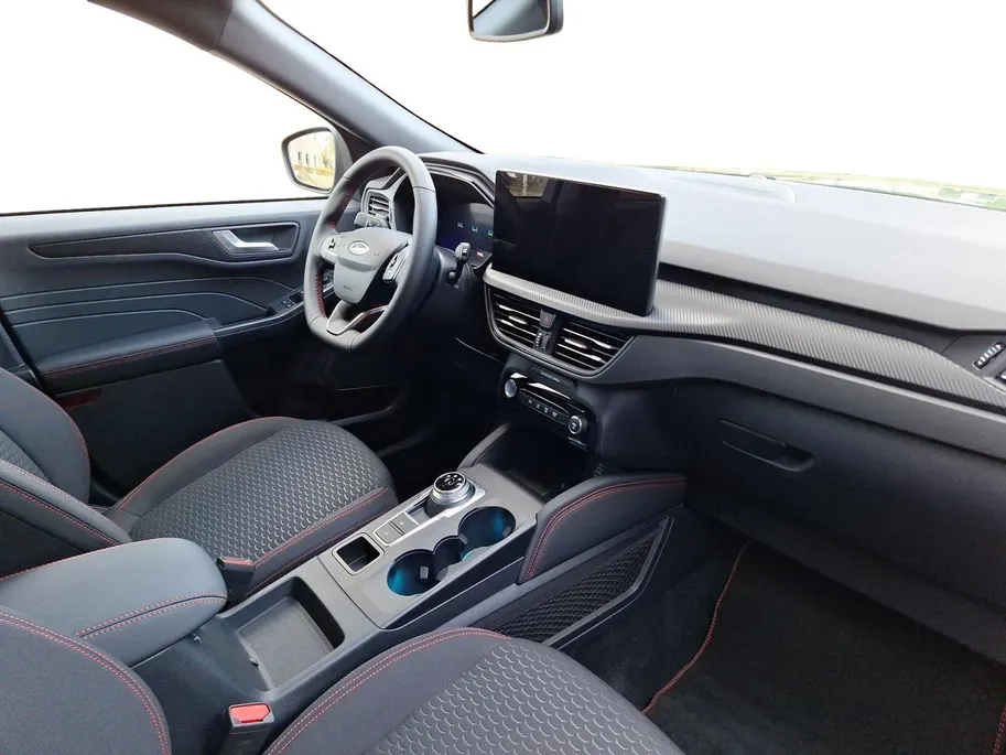 Ford Kuga 2.5 PHEV ST-Line | Winterpack | El. Trekhaak | Climate Control | 18' Lichtmetaal | Camera | Draadloze Apple Carplay&Android Auto | Led verlichting | Nieuw te bestellen |