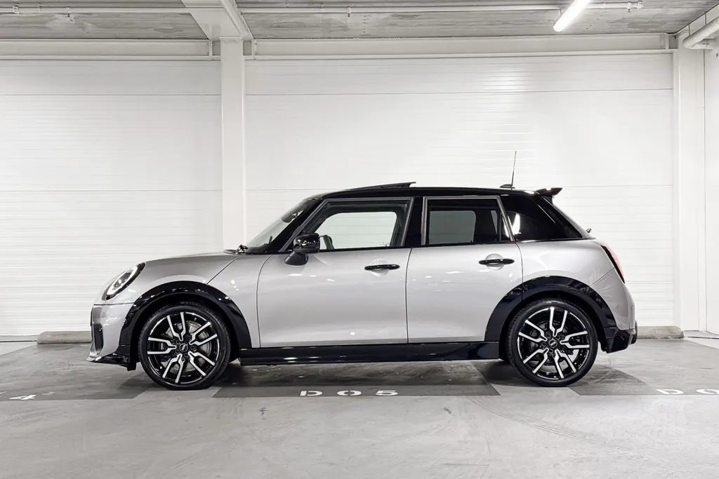 MINI Cooper 5-deurs Cooper S John Cooper Works pakket