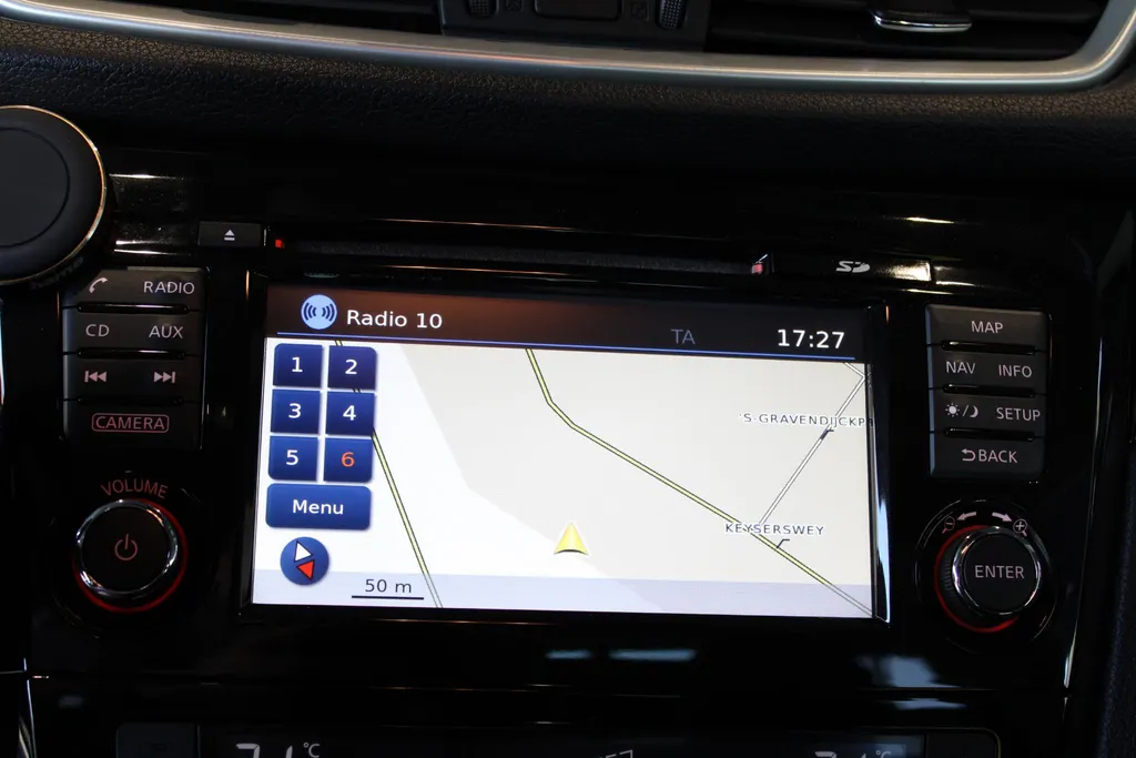 Nissan QASHQAI 1.2 Tekna | Automaat | Lederen bekleding | Electrische Stoel verstelling | 360grd camera | Parkeersensoren voor en achter | Dodehoek sensoren | Nette auto met weinig kilometers | Stoel verwarming |