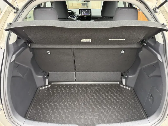 Toyota Yaris 1.5 Hybrid Dynamic | Keyless | Camera | Adapt. Cruise VERKOCHT