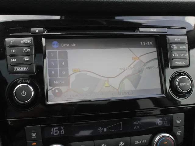 Nissan QASHQAI 1.2 Tekna Automaat | Leder | Panodak | Trekhaak