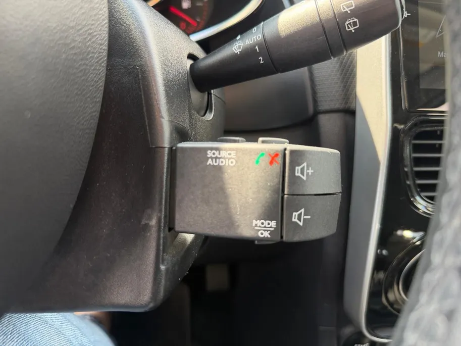 Renault Clio Estate 0.9 TCe Limited | Trekhaak | Parkeersensoren | Navigatie | Bluetooth | Cruise & Climate Control | Onderhoudshistorie | 12 Maanden BOVAG Garantie