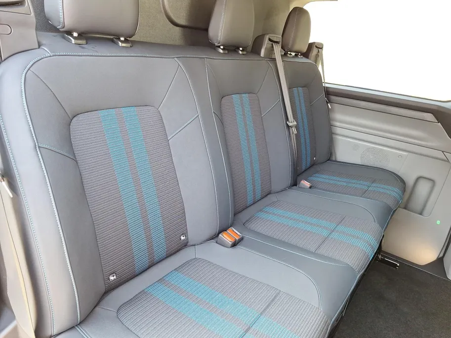 Ford E-Transit Custom 320 L2H1 Sport 71kWh DC | Dubbele Schuifdeur | El. Trekhaak | Adaptive cruisecontrol | Camera | Led verlichting | Pro Power Onboard | 19' Lichtmetaal | Nieuw te bestellen | 0,99% Rente Financial Lease
