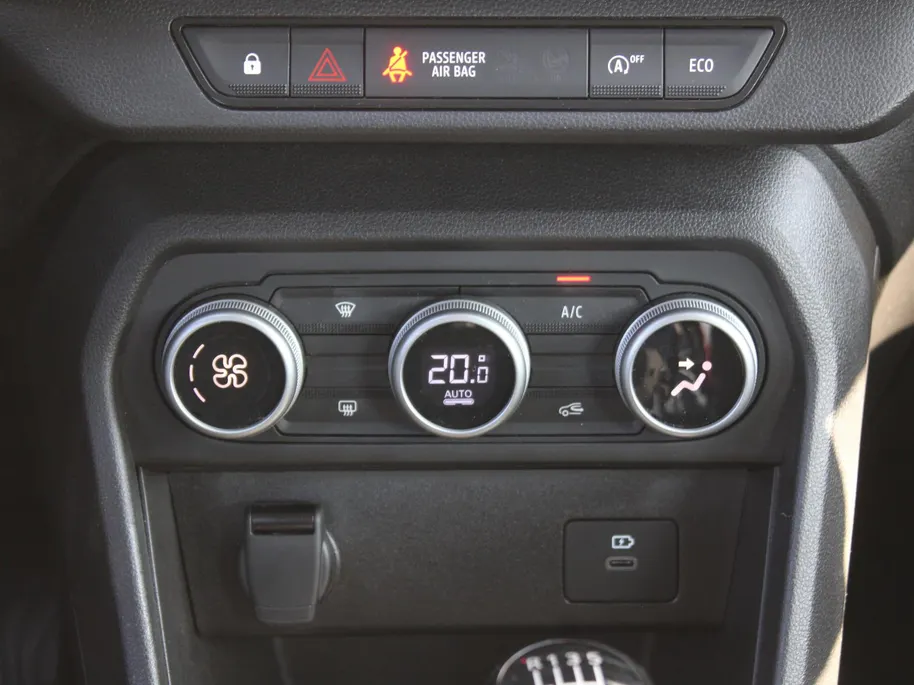Dacia Sandero Stepway 1.0 TCe 90 Journey | BTW Auto | Camera | Clima | Dodehoek detectie | Parkeersensor v+a | Navi | Apple Carplay | Android Auto | LED | 16' LM |