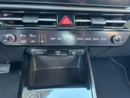 Kia Niro 1.6 GDi Hybrid DynamicLine Edition | Elektrisch Verstelbare Bestuurdersstoel | Dodehoekdetectie | Apple Carplay / Android Auto | Navigatiesysteem | Licht + Regensensor | Parkeersensoren Voor + Achter | Camera Achter | Cruise Control Adaptief | Rijstrookse