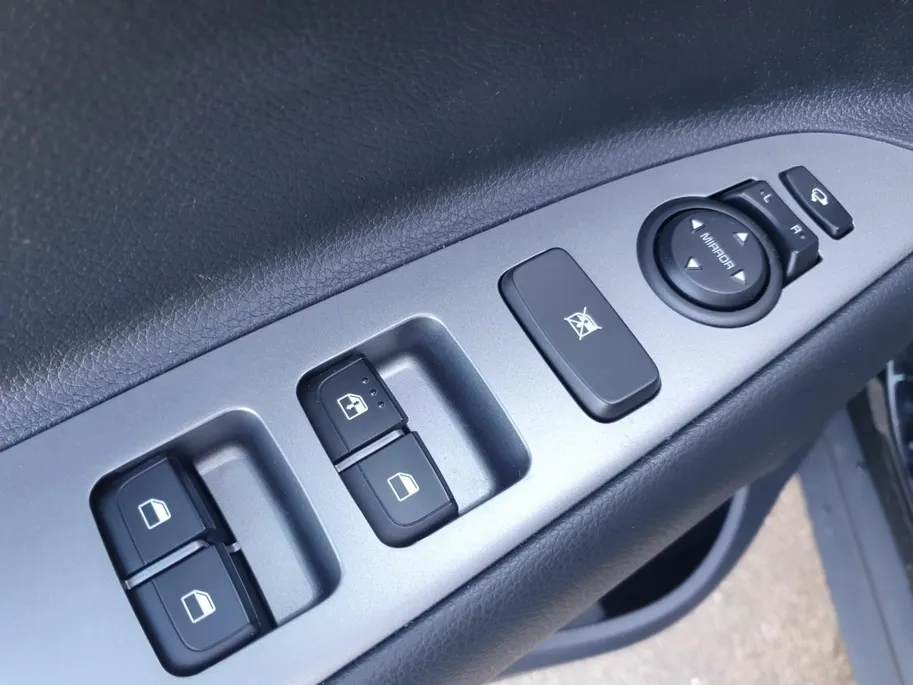 Kia Stonic 1.0 T-GDi MHEV GT-Line | GT-Line uitstraling | 17” lichtmetalen GT-Line velgen | Stoel- en Stuurverwarming | Cruise Control | Climate Control | Navigatie |