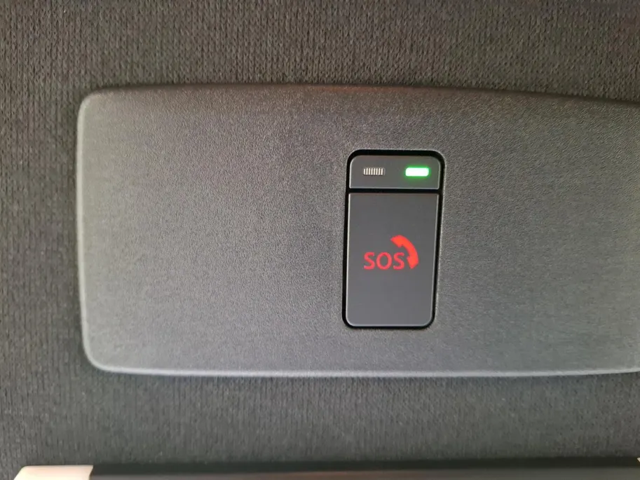 Nissan Juke 1.0 DIG-T N-Connecta | Licht metalen velgen| Metallic lak| Parkeersensoren voor en achter| Navi icm Apple/Android auto | 1ste eigenaar | Lage kilometerstand