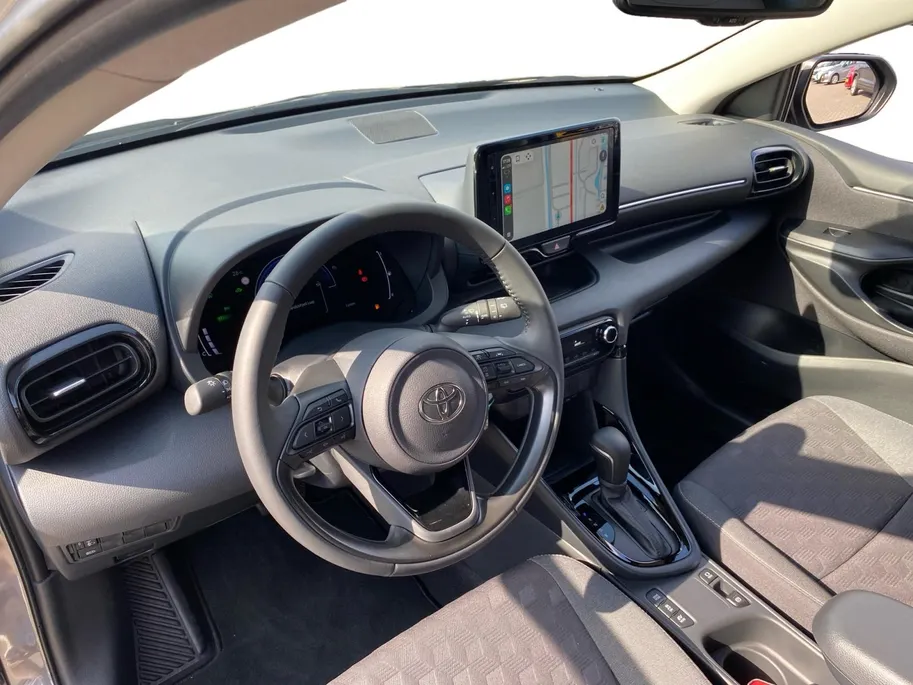 Toyota Yaris 1.5 Hybrid 115 automaat Comfort NIEUW | Digitaal cockpit | Full LED koplampen | 16' lm velgen | cruise control | etc.