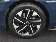 Volkswagen ID.7 Limited Edition Plus 77 kWh accu 286 PK · Trekhaak inklapbaar, met elektrische ontgrendeling · Draadloze telefoonlader ·