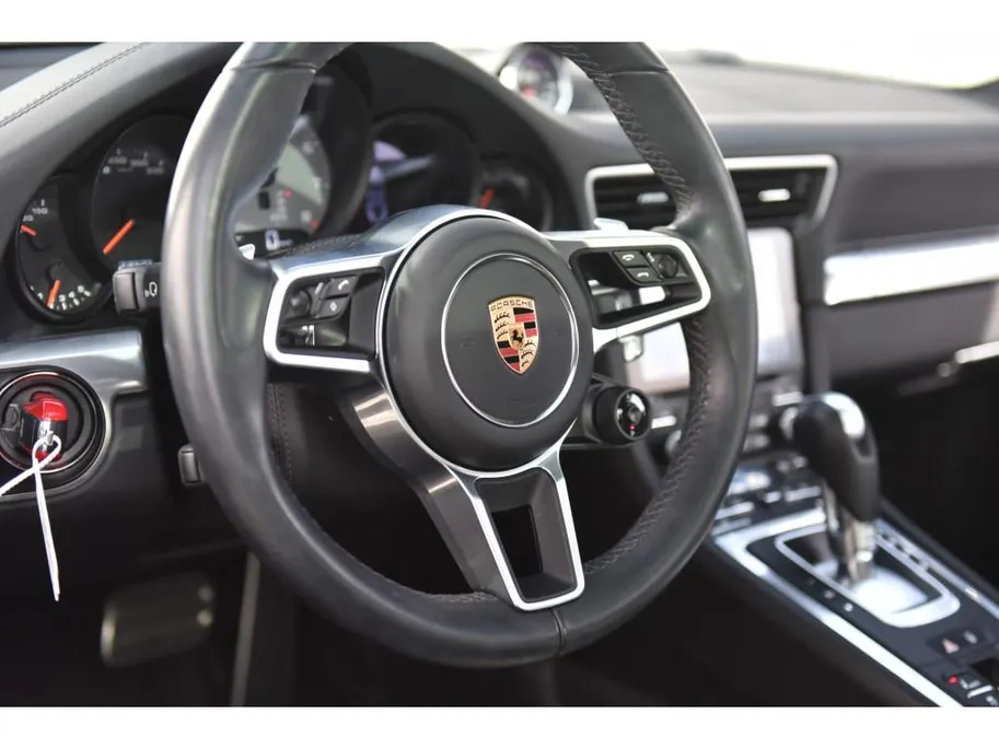 Porsche 911 3.0 Carrera 4S
