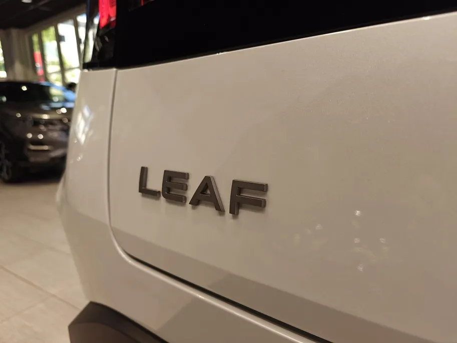 Nissan Leaf EVOLVE 52kWh 177PK AUTOMAAT | €2000,- INRUILPREMIE | 445 KM RIJBEREIK | NU TE BESTELLEN | IN 7 VERSCHILLENDE KLEUREN COMBINATIE'S TE BESTELLEN