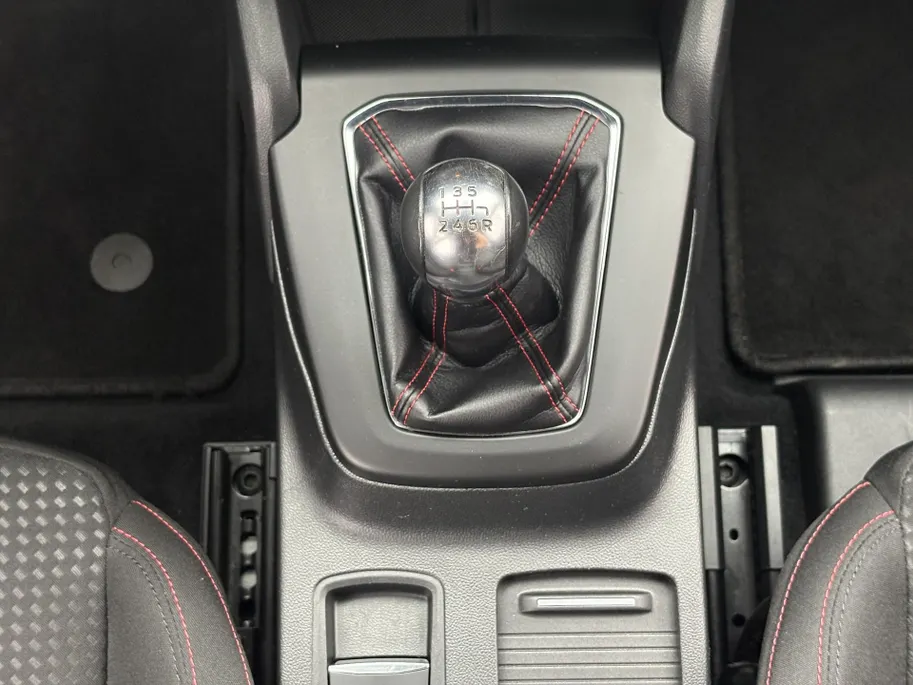 Ford Focus 1.0 EcoBoost Hybrid ST Line Hatchback | Winter Pack | Groot Scherm | Android Auto Apple Carplay