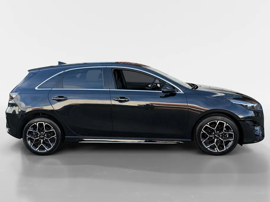 Kia Ceed 1.0 T-GDi GT-Line | Panorama schuifdak | Navigatie | Camera | Apple Carplay / Android auto | Stoelverwarming/ Stuurverwarming | Cruise control | Lichtmetalen Velgen |