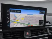 Audi A4 Avant 35 TFSI 150pk S edition Competition · Trekhaak · Camera ·  Stoelverwarming · Drive select · Leder/Stof · Garantie t/m 23-07-2028 of 100000km.