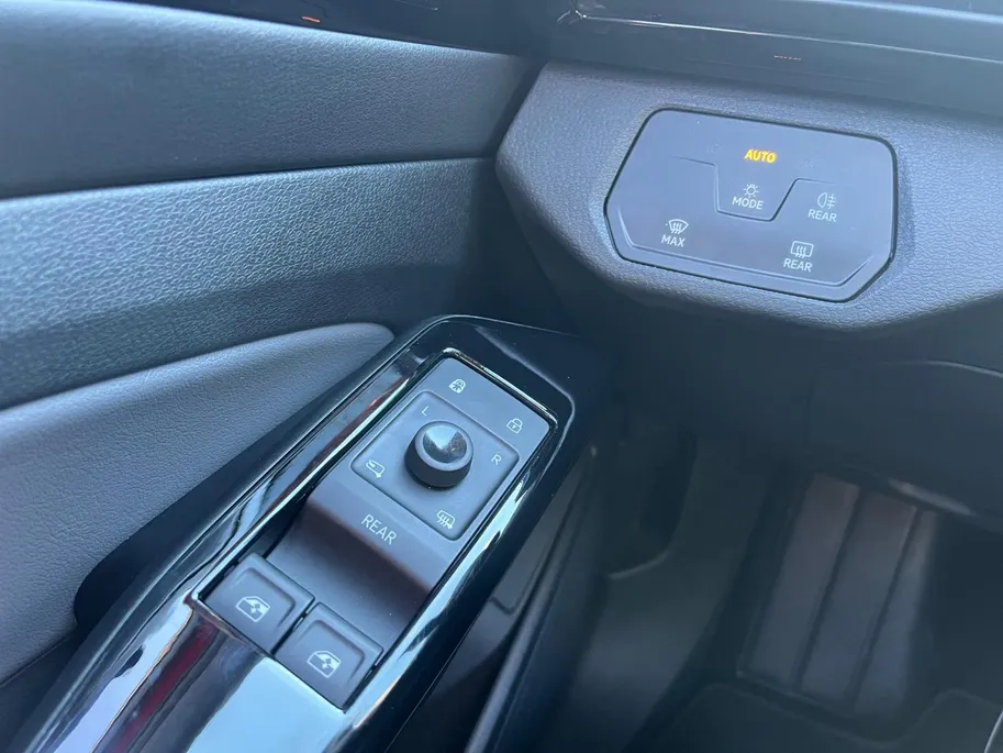 Volkswagen ID.4 Pro 77 kWh Nederlandse auto | WLTP 510km | Trekhaak | CarPlay | Navigatie | Adapt. Cruise | etc.