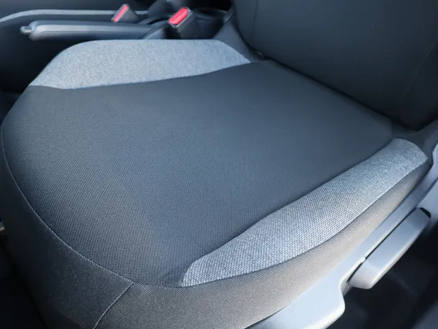 Toyota Aygo X 1.0 VVT-i MT Play Allseason banden | Armsteun