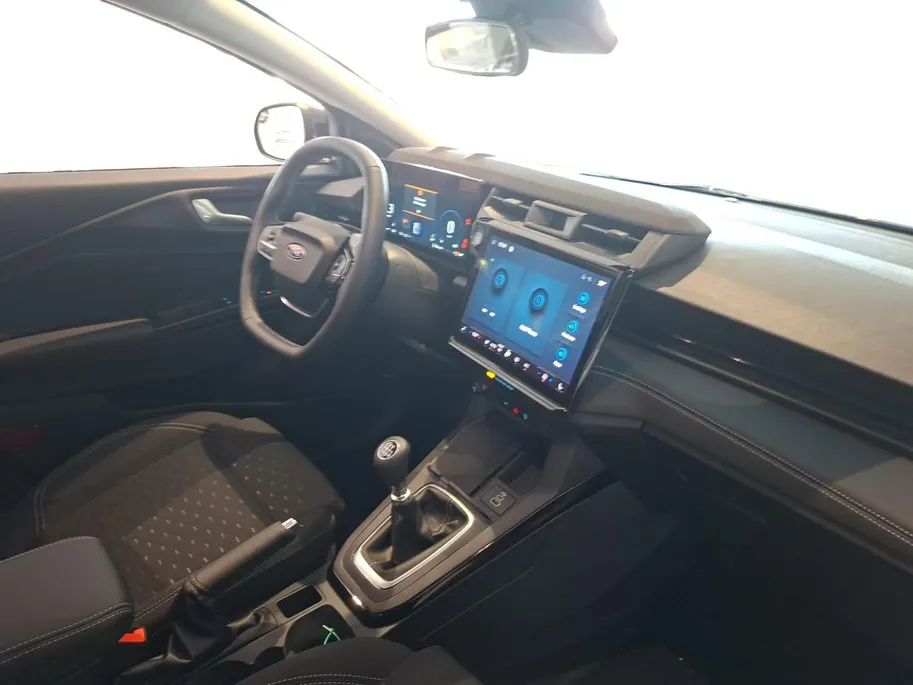 Ford Puma 1.0 EcoBoost Hybrid Titanium | €5.000.- korting | 0,99% rente | Direct leverbaar | Winterpack | Trekhaak | Achteruit rij camera