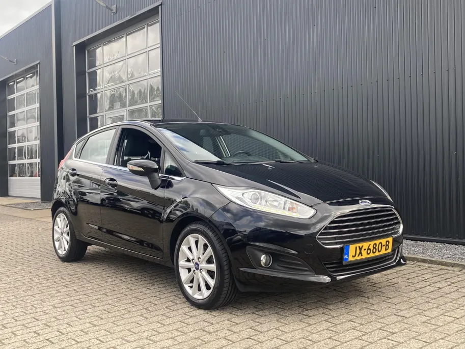 Ford Fiesta 1.0 EcoBoost 100 pk Titanium Navi - voorruitverwarming - cruise control - distributieriem vervangen