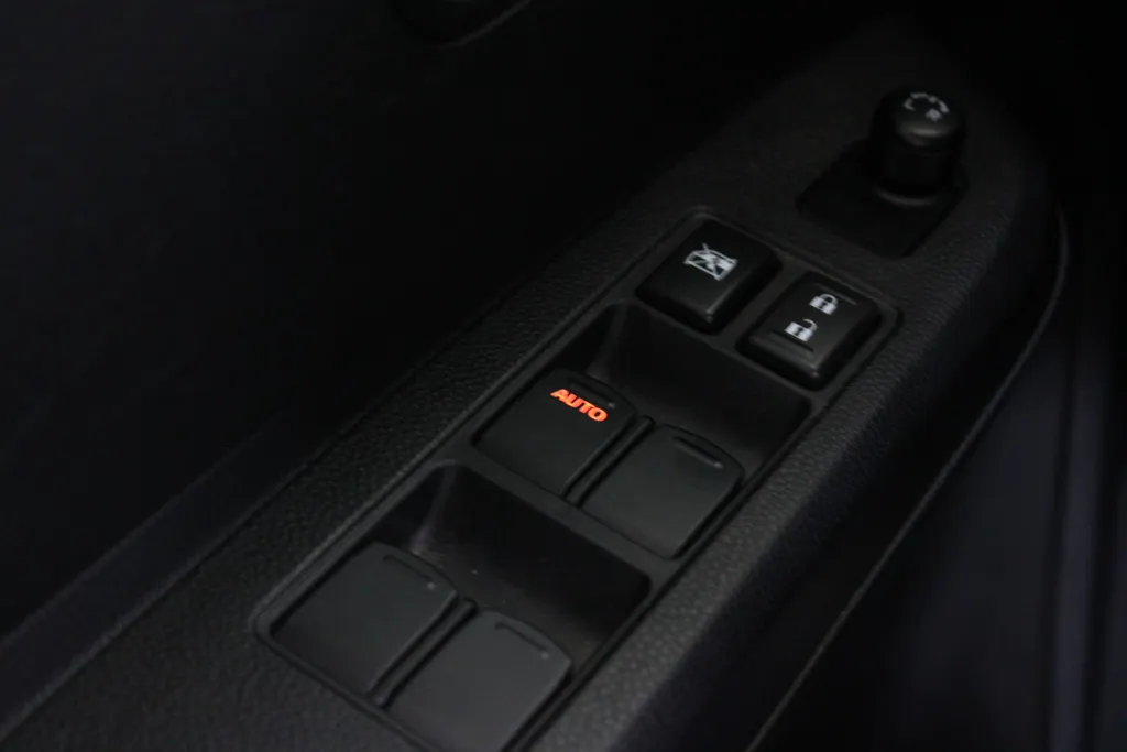 Suzuki Ignis 1.2 Smart Hybrid Allgrip Style / Stoelverwarming / Keyless / Camera / Navi. / Trekhaak /