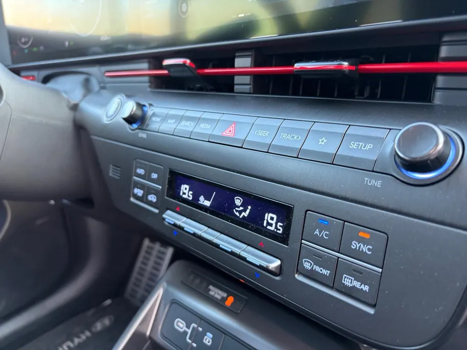 Hyundai Kona 1.6 GDI HEV N Line | Als nieuw !| Suede bekleding | BOSE audio | NU Rijklaarprijs! Incl.garantie, APK, Onderhoudsbeurt etc!