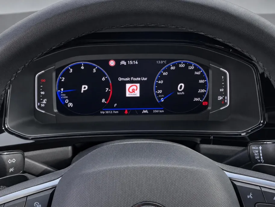 Volkswagen T-Roc 1.5TSI/150PK R-Line Black Style · Panoramadak · Camera + Parkeersensoren · Keyless · Apple/Android Car Play · Stoelverwarming · Garantie t/m 20-08-2027