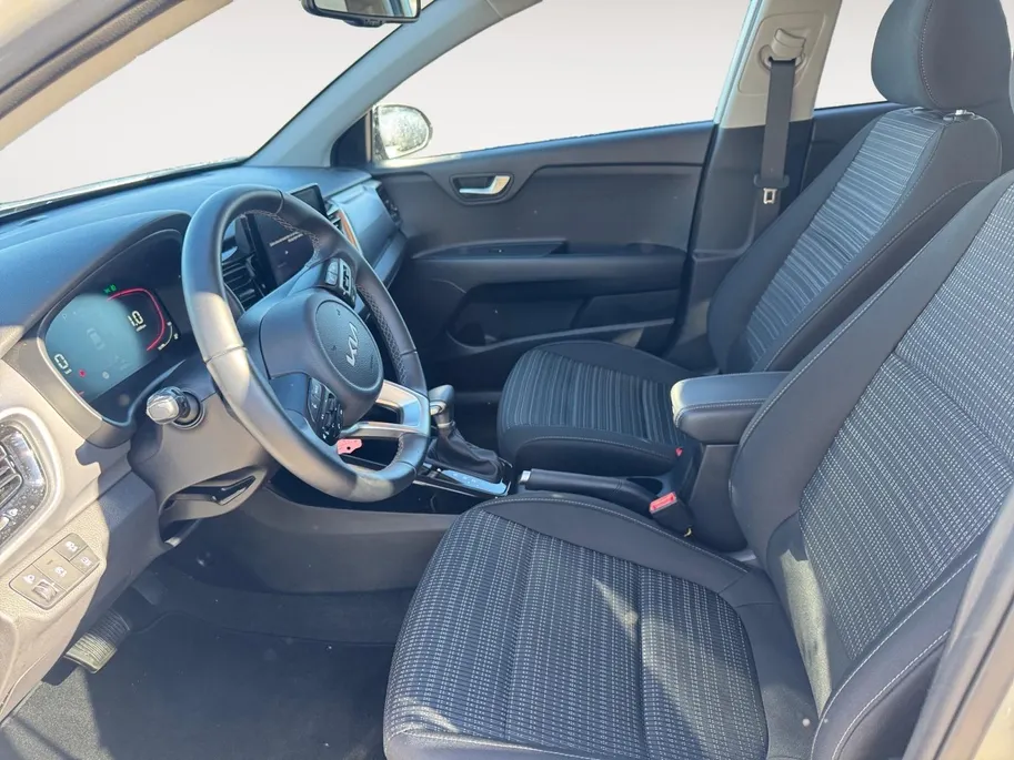 Kia Stonic DynamicLine Automaat | Navi | Clima | Camera | Cruise Control | LM Velgen | Apple Carplay | Android Auto