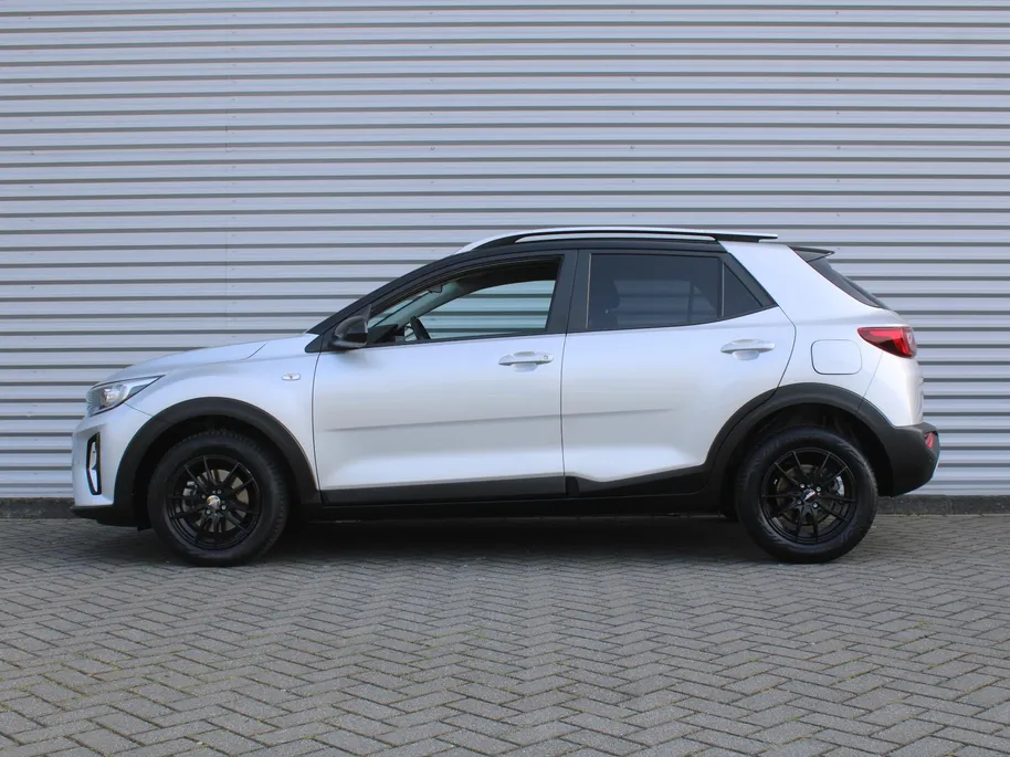 Kia Stonic 1.0 T-GDi MHEV DynamicLine | Stoelverwarming | Camera | Parkeersensor v+a | Clima | Navi | Apple Carplay/Android Auto | 15" LM | Cruise |