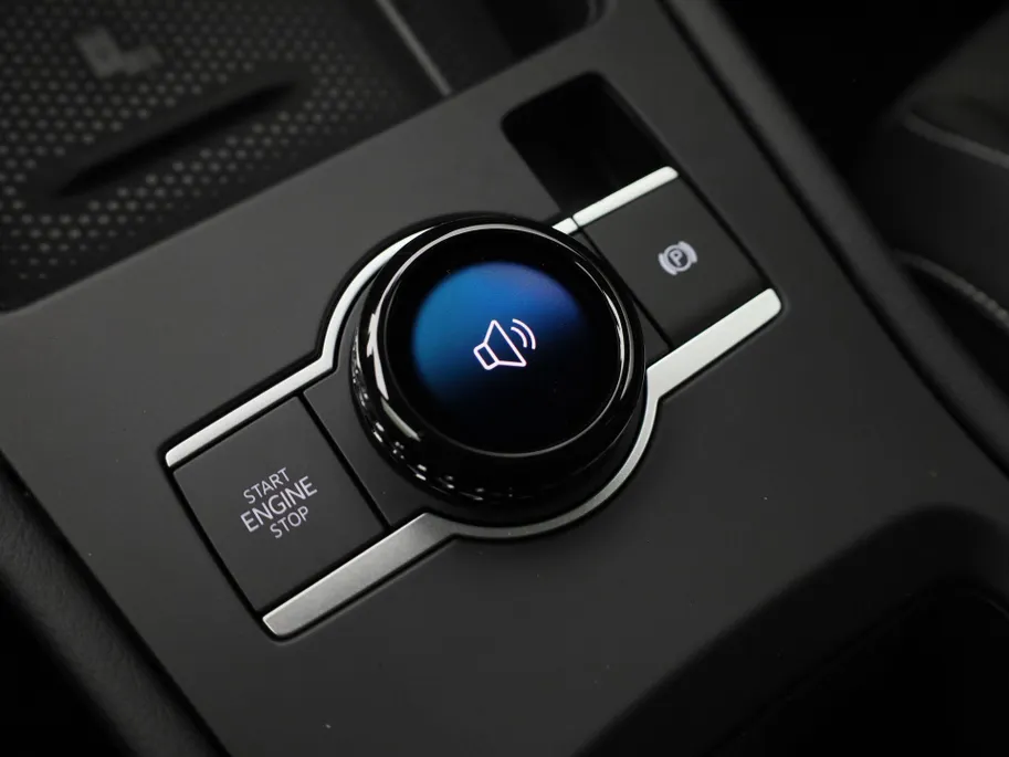 Volkswagen T-Roc 1.5eTsi/150PK R Line First Edition Black Style DSG · Navigatie · 360°Camera + Parkeersensoren · Stoel- & stuurverwarming · Garantie t/m 28-11-2027 · EXTRA INRUILKORTING