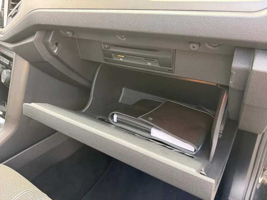 Volkswagen T-Roc 1.5 TSi DSG7-autom. Sport Navi | Apple Carplay/Android Auto | Trekhaak | Climate Control | Cruise Control | Etc.
