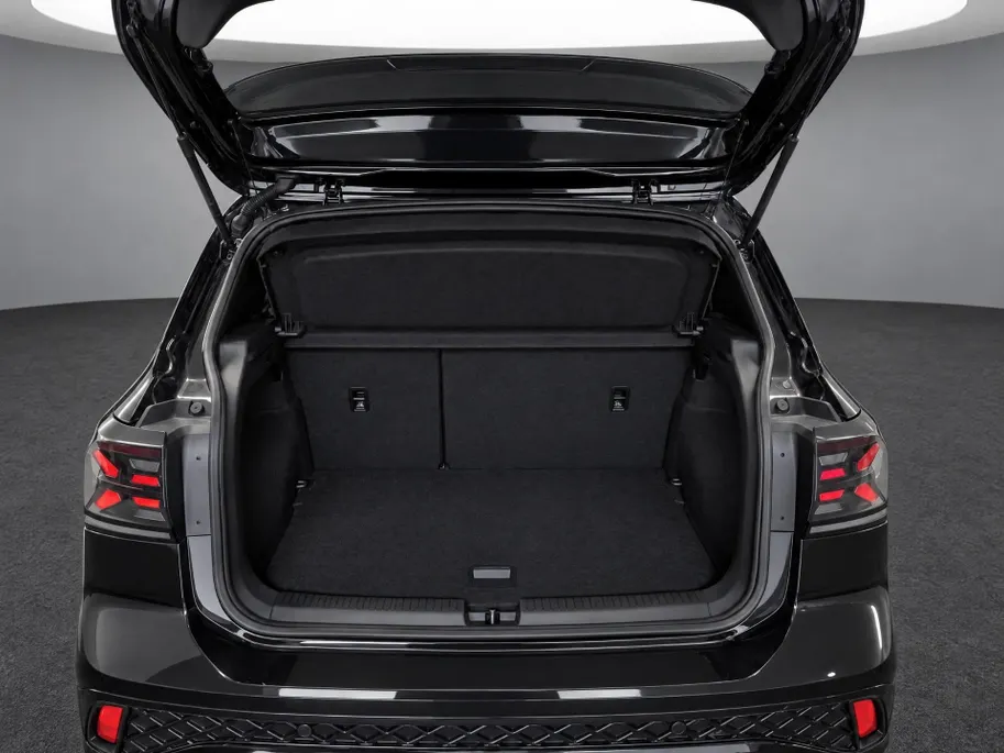 Volkswagen T-Cross 1.5 TSI 150pk DSG R-Line Edition · Camera · Apple/Android Car Play · Trekhaak · P-Sensoren · Navigatie · Stoelverwarming · 17'' Inch ·